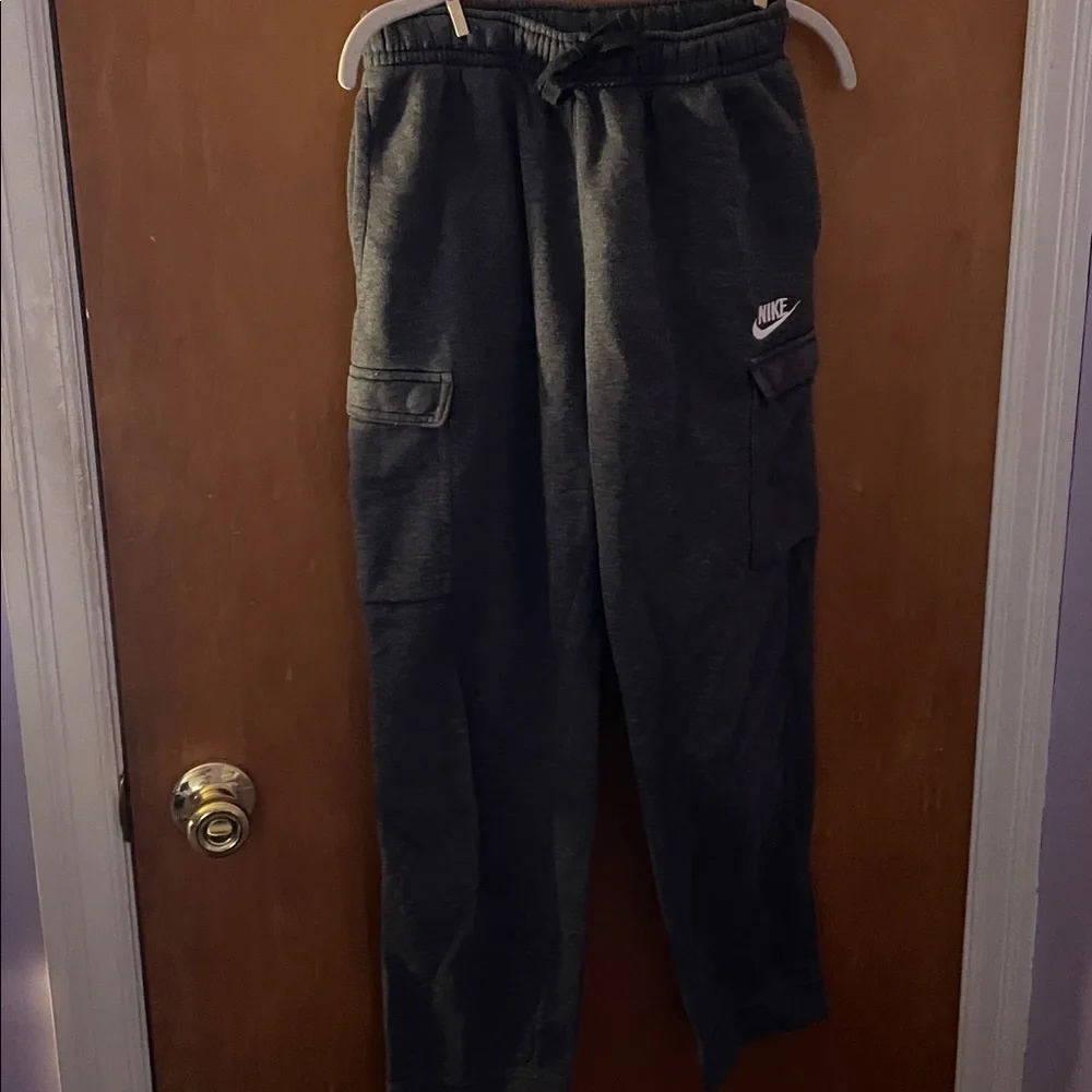 Boy’s Nike Gray Cargo Joggers - Picture 13 of 15